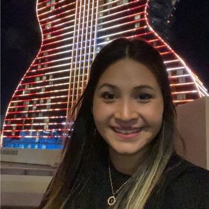 Meet your Posher, Yalila